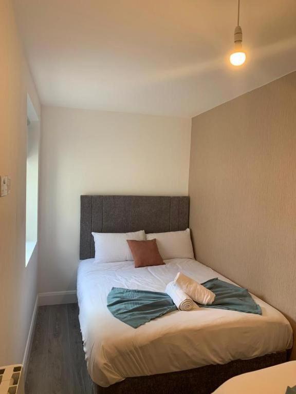 Eyre Square Lane Budget Rooms Galway Buitenkant foto