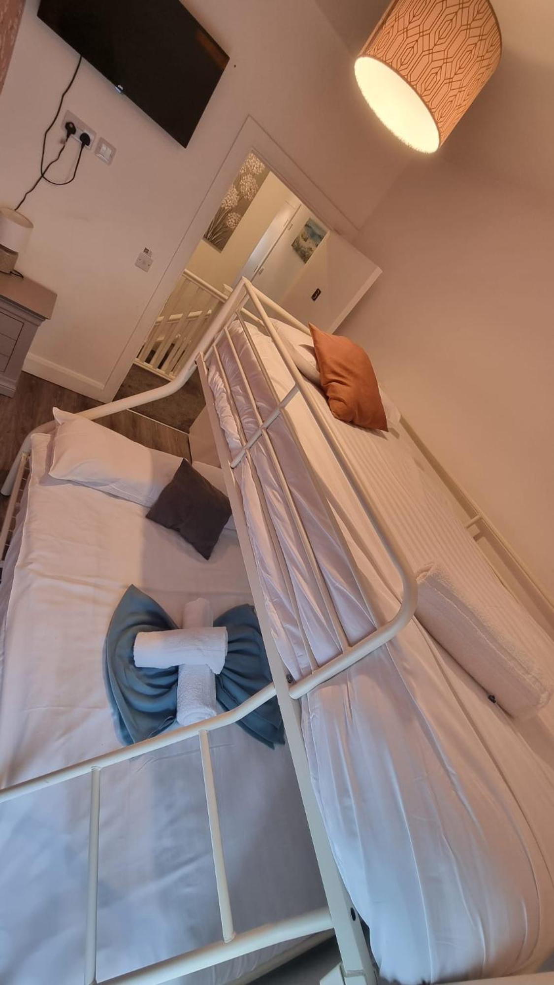 Eyre Square Lane Budget Rooms Galway Buitenkant foto