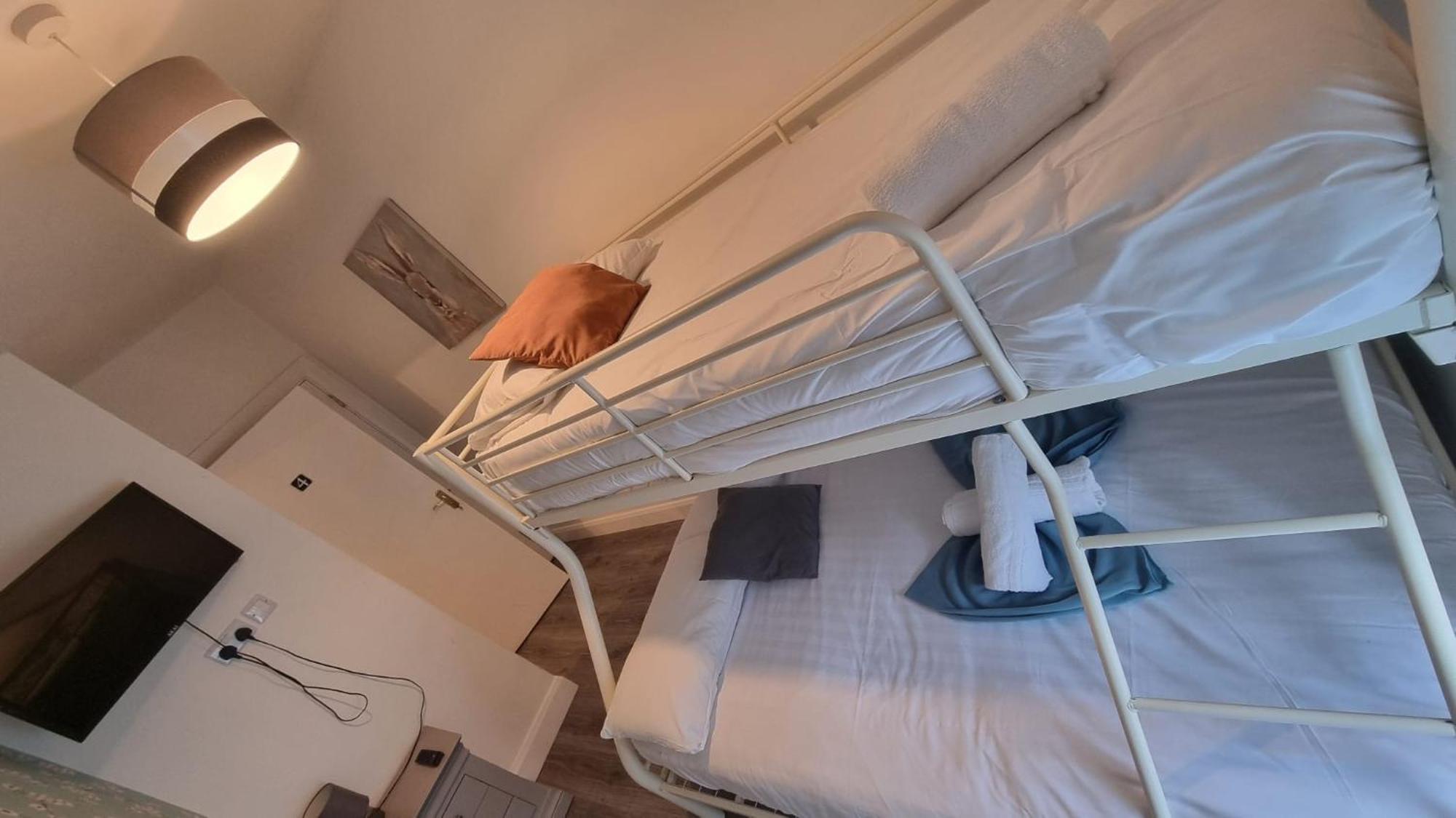 Eyre Square Lane Budget Rooms Galway Buitenkant foto