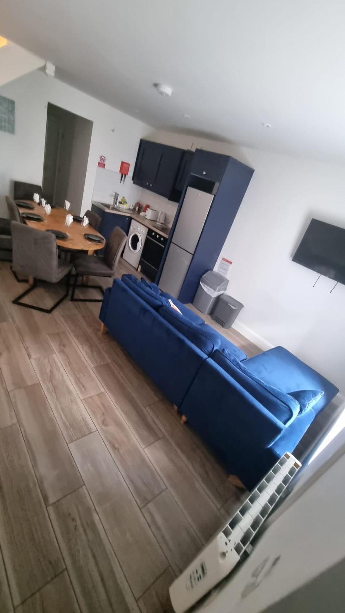 Eyre Square Lane Budget Rooms Galway Buitenkant foto