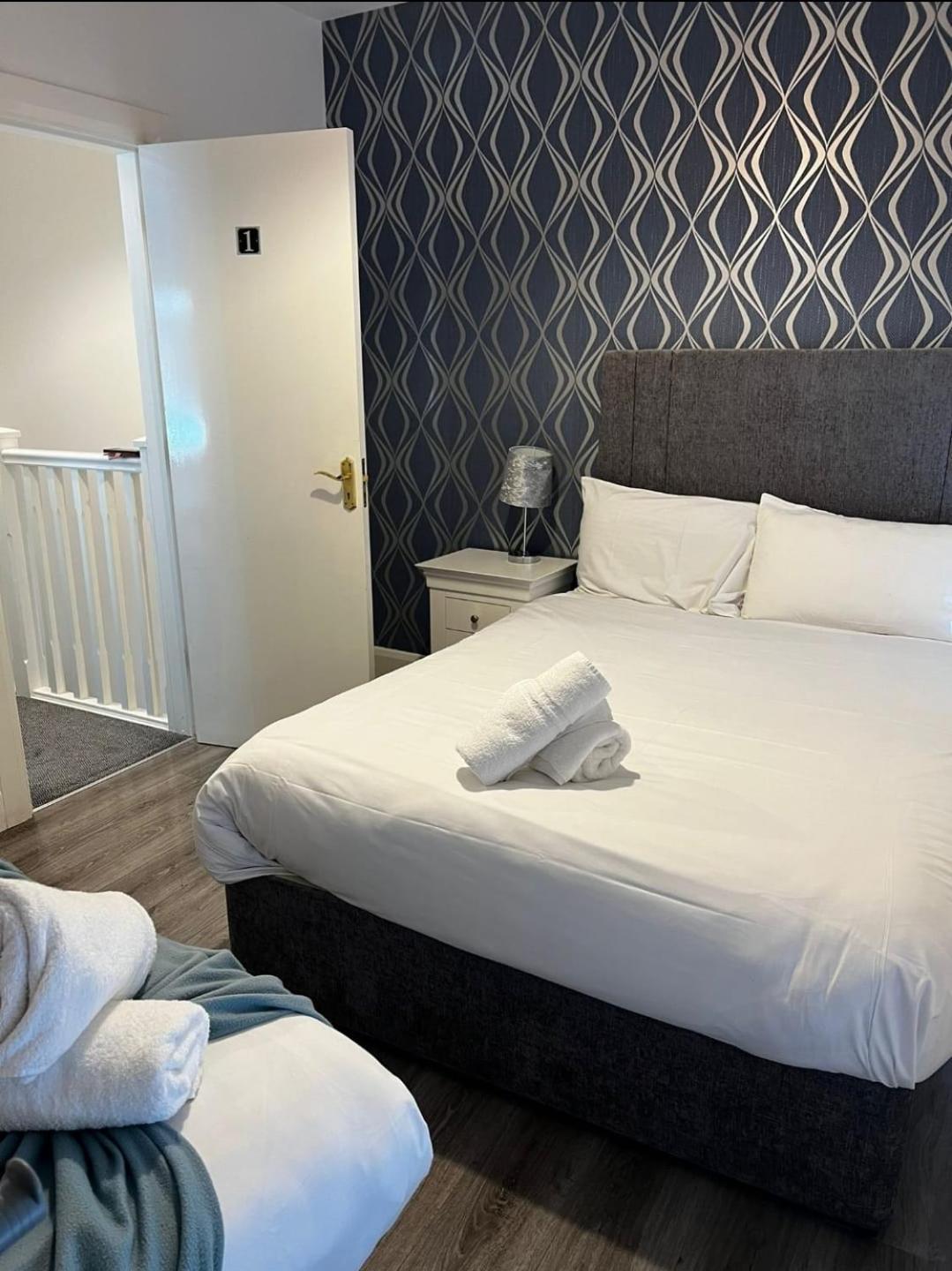 Eyre Square Lane Budget Rooms Galway Buitenkant foto