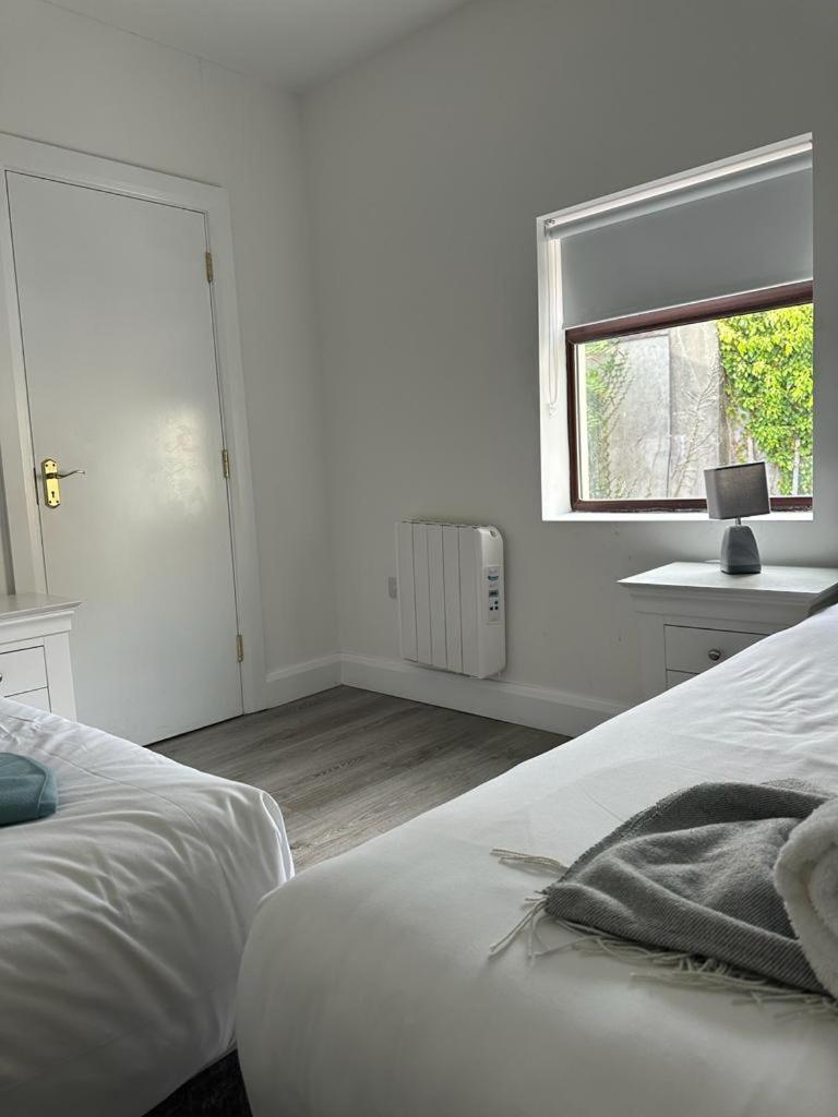 Eyre Square Lane Budget Rooms Galway Buitenkant foto