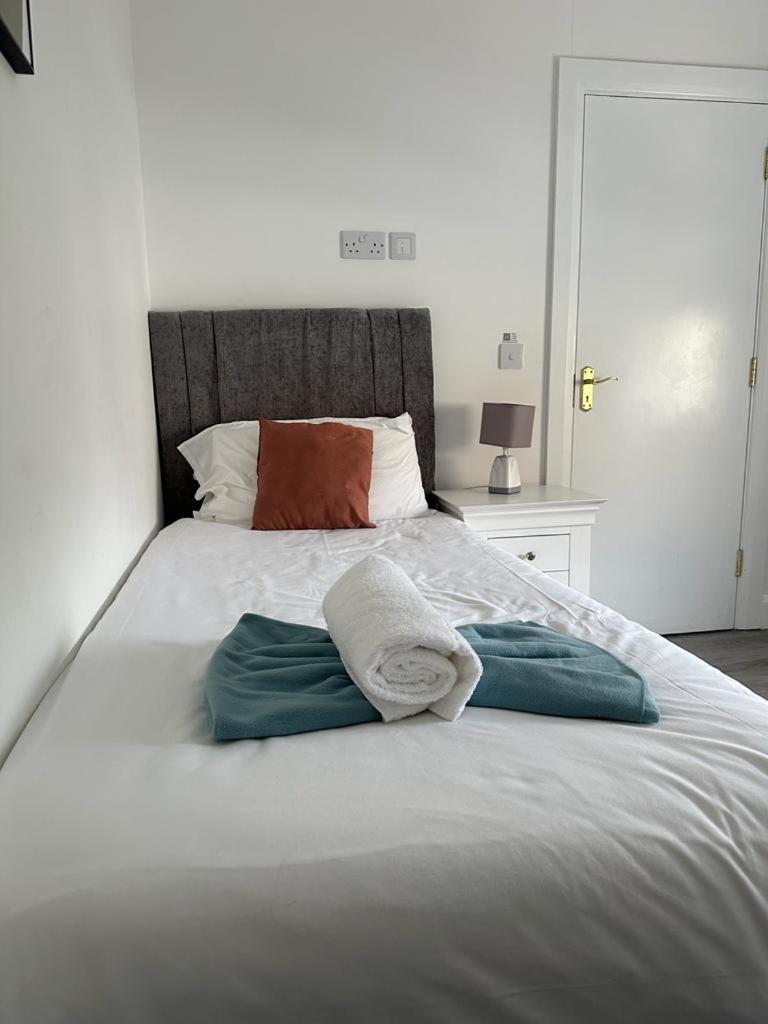 Eyre Square Lane Budget Rooms Galway Buitenkant foto
